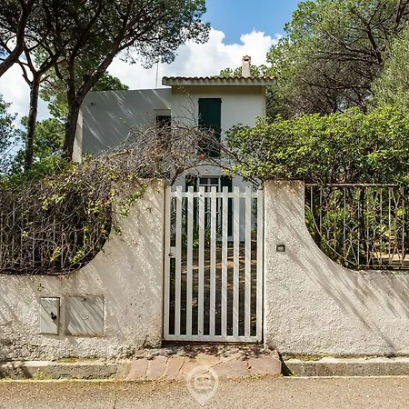 Chiara * Fort Village